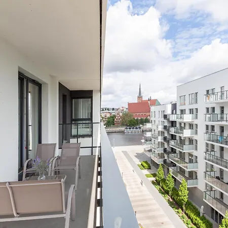 Apartly- Calm Riverside With Balcony *