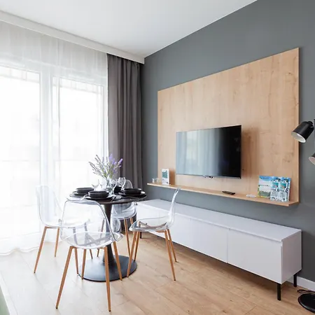 Apartment Apartly- Calm Riverside With Balcony *